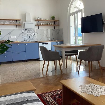 Die Appartements Glavas mit Loggia und Balkon für 2 Personen Novi Vinodolski Zimmer foto